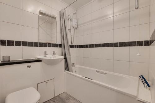Central Park Place - image 2