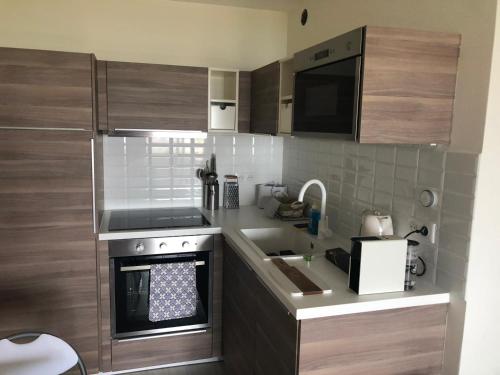T2 dans residence avec acces direct a la plage