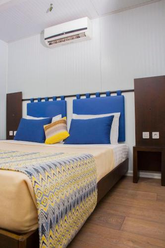 1 double bed