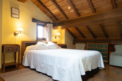 La Montaña Mágica Room Type - Small Double Room