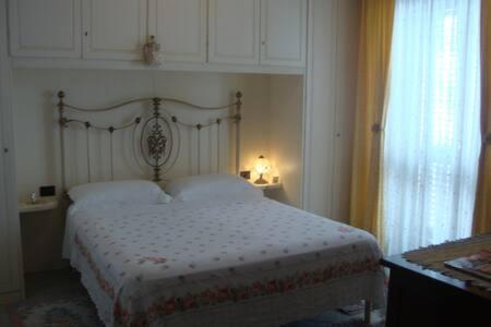 camera privata con bagno B&B chambre d'hôte Lido di Maronti