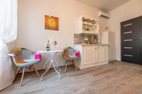 Old City Romantic Studios 3 2
