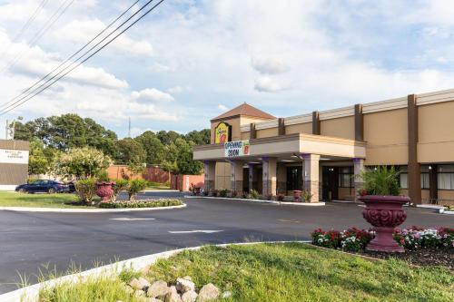 Super 8 by Wyndham Goldsboro