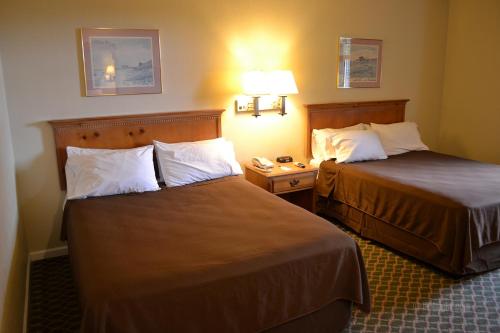 Queen Room with Two Queen Beds - Non-Smoking