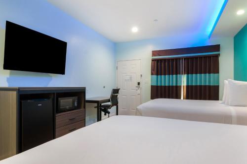 Americas Best Value Inn- Aldine Westfield - image 4