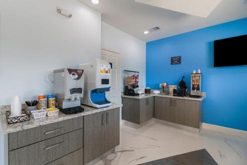 Americas Best Value Inn- Aldine Westfield - image 8