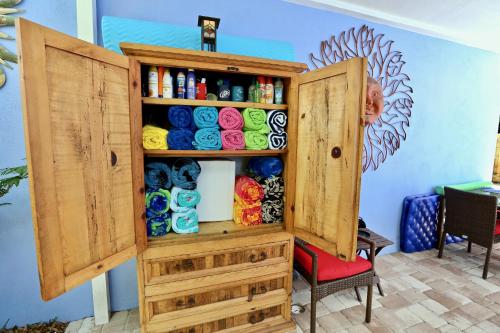Fantasy Island Inn Caters to Men - image 8
