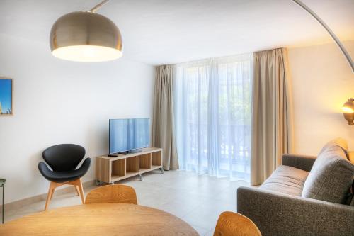 Apartaments Lauria - image 11