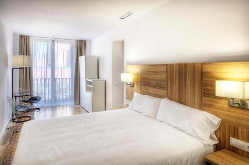 Apartaments Lauria - image 14