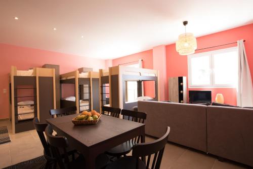 Local Hostel & Suites - image 14