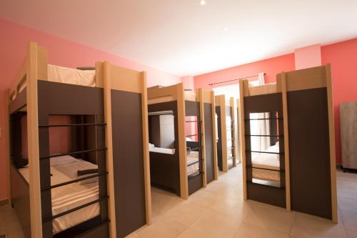 Local Hostel & Suites - image 6