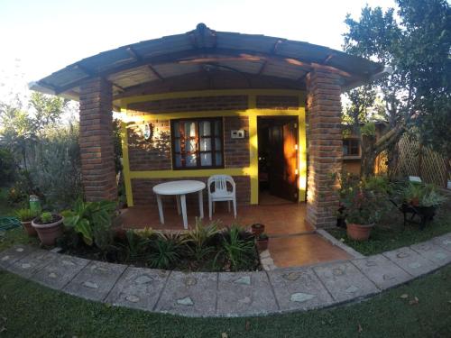 HOSTAL CABAÑAS AVE MARIA (HOSTAL CABANAS AVE MARIA) in Comalapa