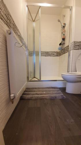 Double En-Suite Close to the A30