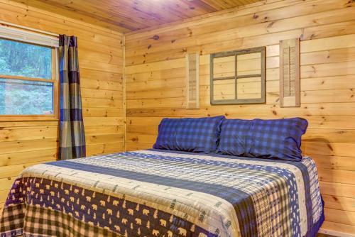 Coffee Creek Cabin - image 9