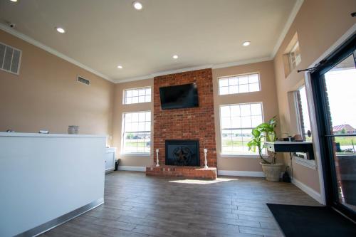 Countryside Inn - image 6
