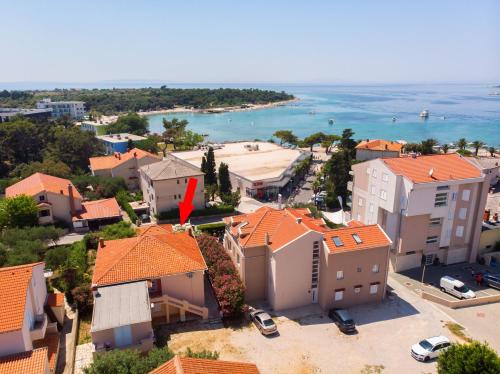  Apartment and Rooms Amenka, Pension in Novalja