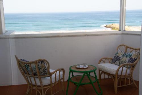  Amazing Panoramic Beach View in Caparica (T1), Pension in Costa da Caparica