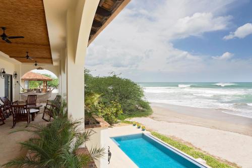 Fort Walker (Beachfront House)