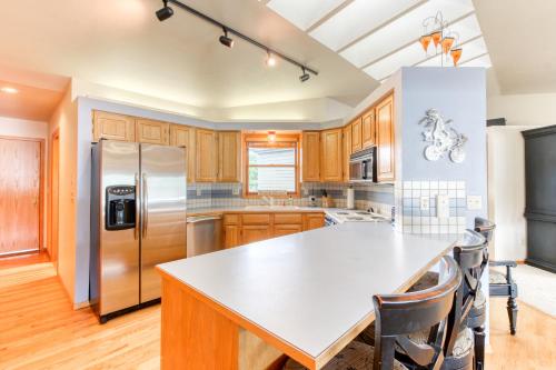 Lake Life at Wapato Point - image 3