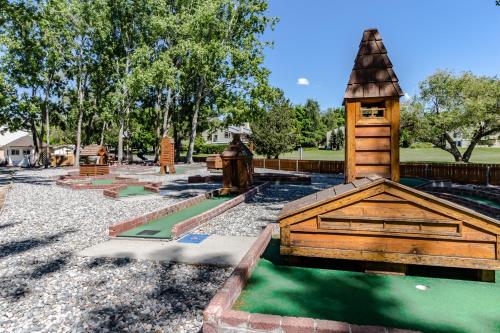 Lake Life at Wapato Point