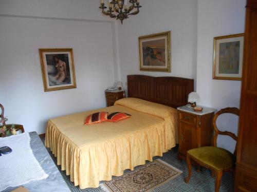 2 twin beds