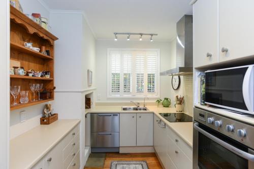 Issy S Pipi Street Cottage Te Awanga Holiday Home New Zealand