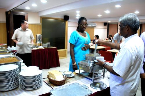 Їжа та напої, YWCA International Centre in Мумбаї