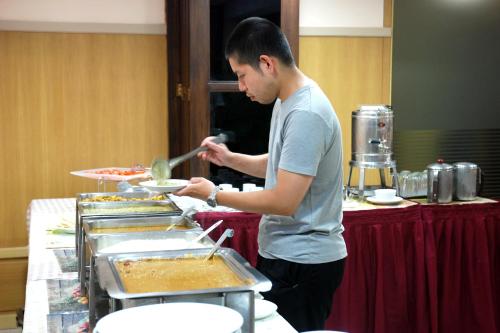 Їжа та напої, YWCA International Centre in Мумбаї