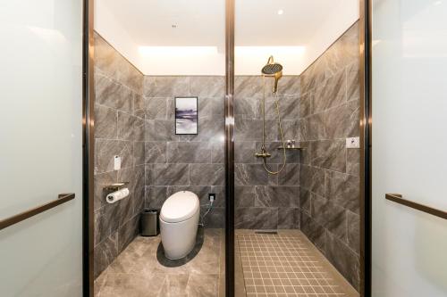 Superior King Room image 1