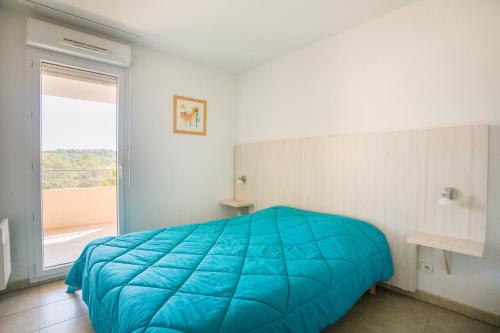 One-Bedroom Apartment image 3