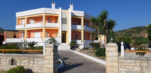 House of Light in Sitia