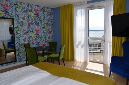Thon Hotel Moldefjord - image 5