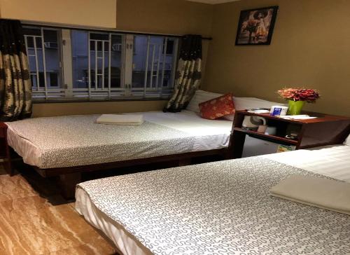 Standard Family Room image 9