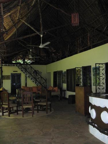 Naktsklubs, Kiloran Funzi House in Msambweni