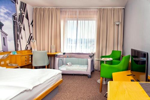 Cosmopolitan Bobycentrum - Czech Leading Hotels Hotel Bobycentrum Brno is conveniently located in the popular Ponava area. Both business travelers and tourists can enjoy the hotels facilities and services. Service-minded staff will welcome and gui