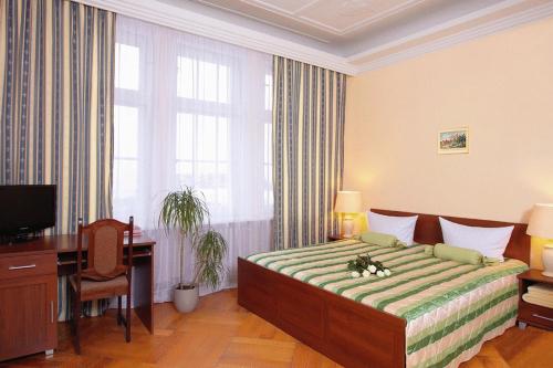 Comfort Double or Twin Room image 6
