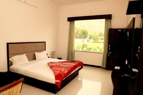 aravali hills resort