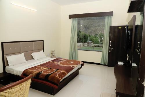aravali hills resort