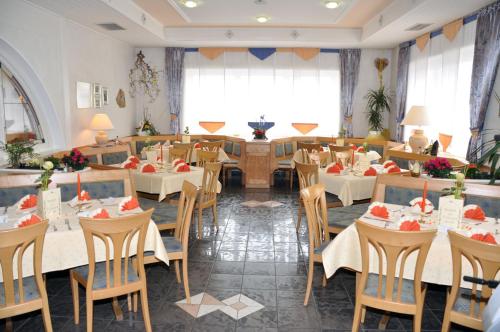 Landhotel Zur Jurahohe Eichstatt Price Address Reviews
