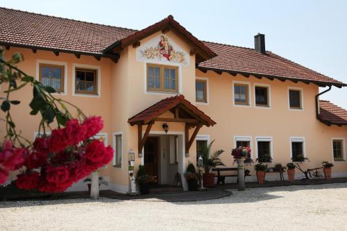 Appartementhaus Putz 3.4km von Marstallerstraße entfernt