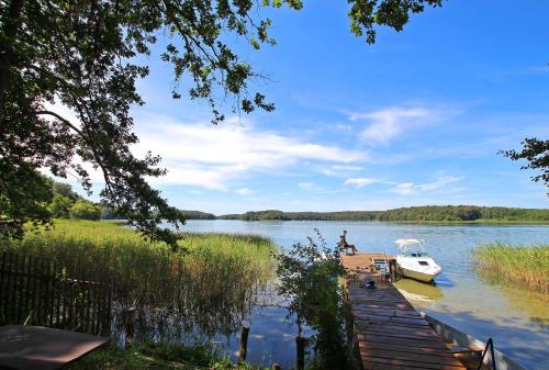 B&B Rheinsberg - Ferienhaeuser am See Zechlinerhuet - Bed and Breakfast Rheinsberg