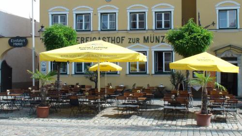 Brauereigasthof zur Münz seit 1586 Frühstück to go Abendessen bis 20 Uhr Sky - image 9