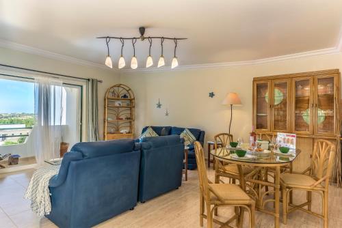  FLH Lagoa Sunny Flat with Balcony in Lagoa