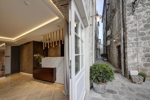 Exterior view, Heritage Hotel Leon Coronato in Perast