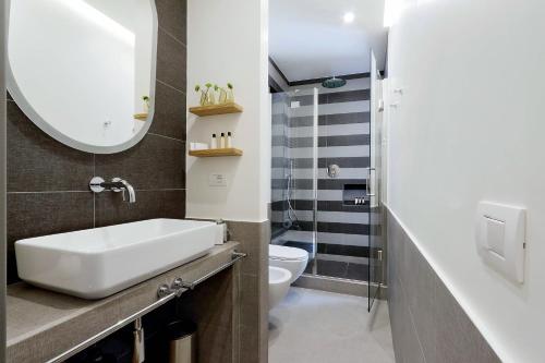 Roma Five Suites - image 2