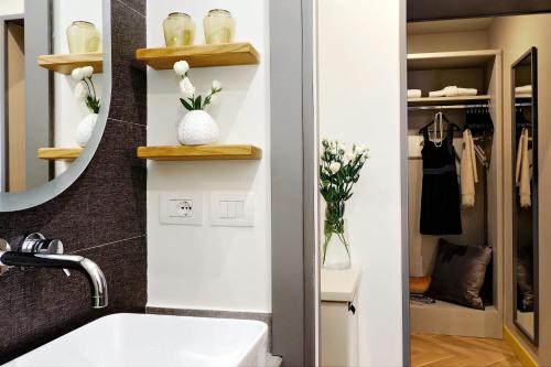 Roma Five Suites - image 6