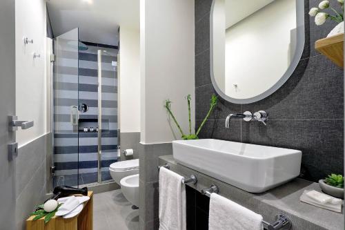 Roma Five Suites - image 12