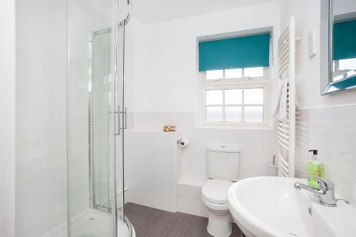 Thomas Family Home Sleeps 9 - image 3