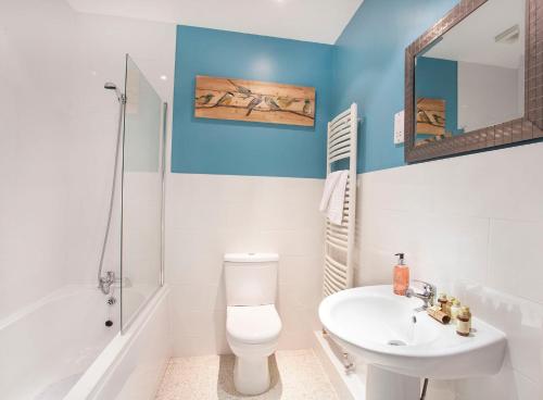 Thomas Family Home Sleeps 9 - image 9