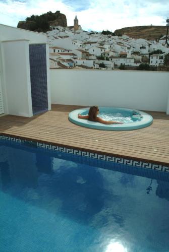 Swimming pool, Apartamentos Ardales Premium in Ardales